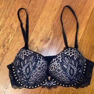 Victoria's Secret
Bombshell Bra 32B